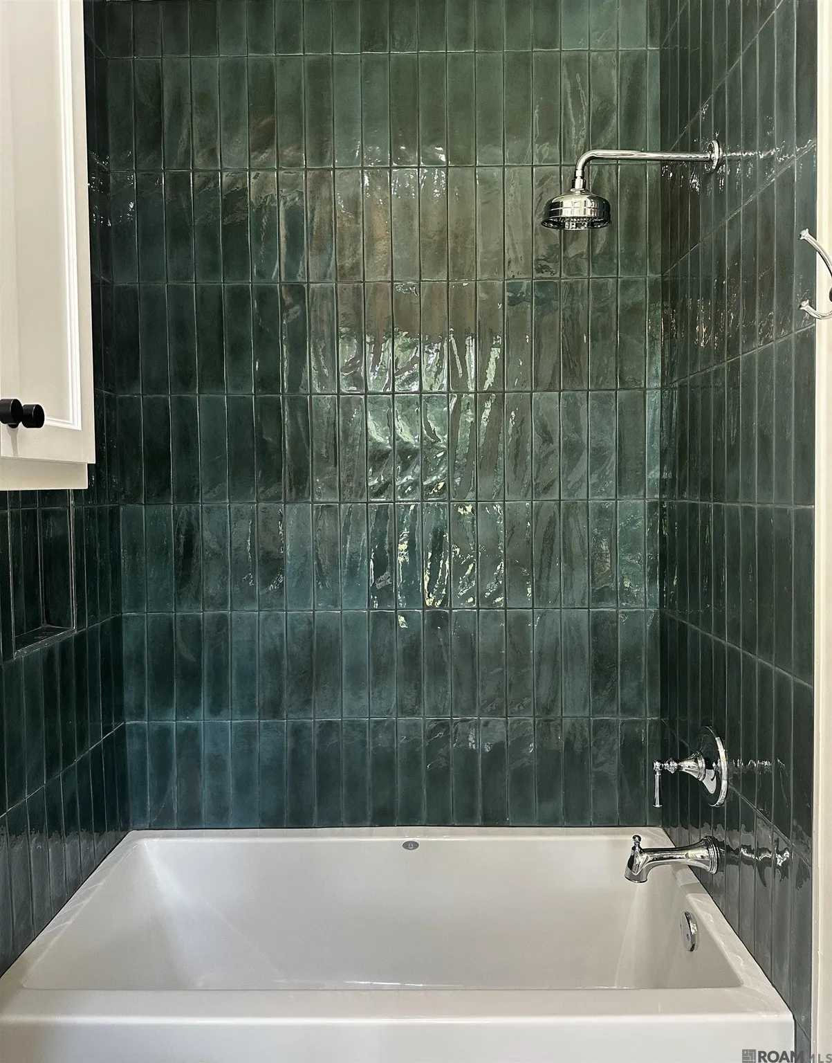 Bath for Suite 04