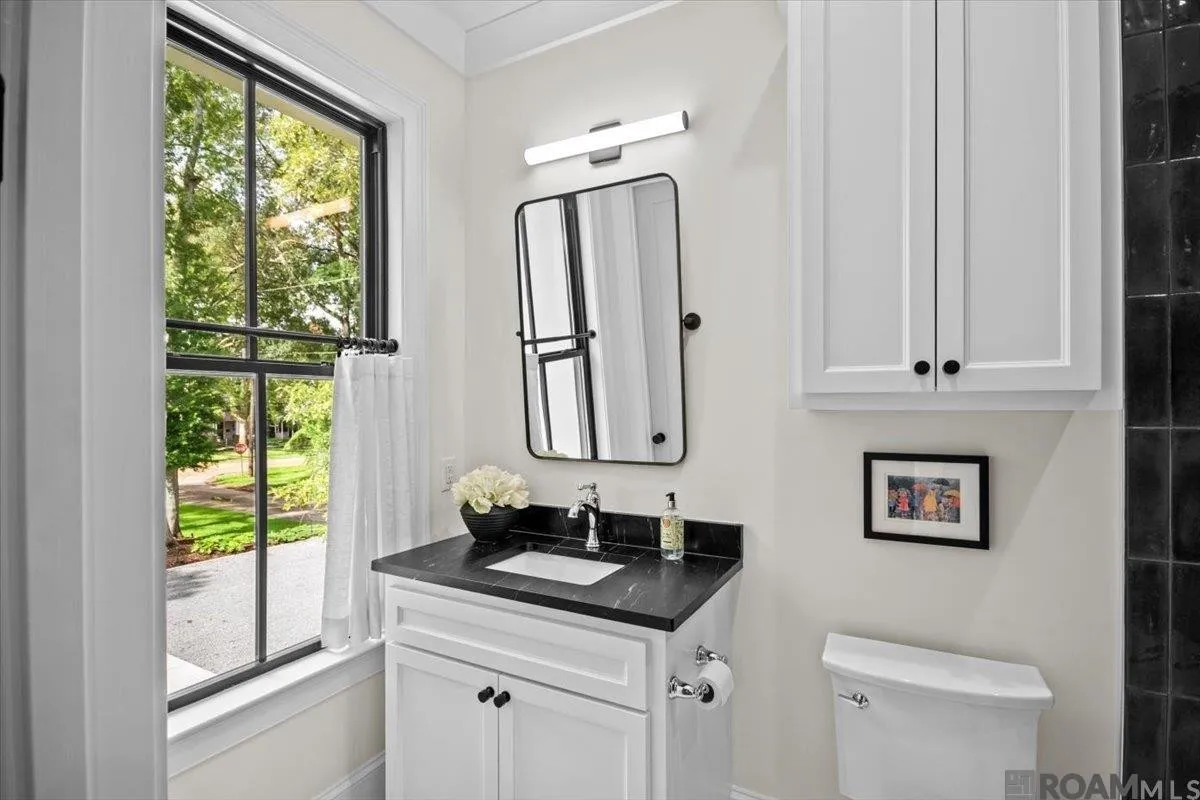 Bath for Suite 04